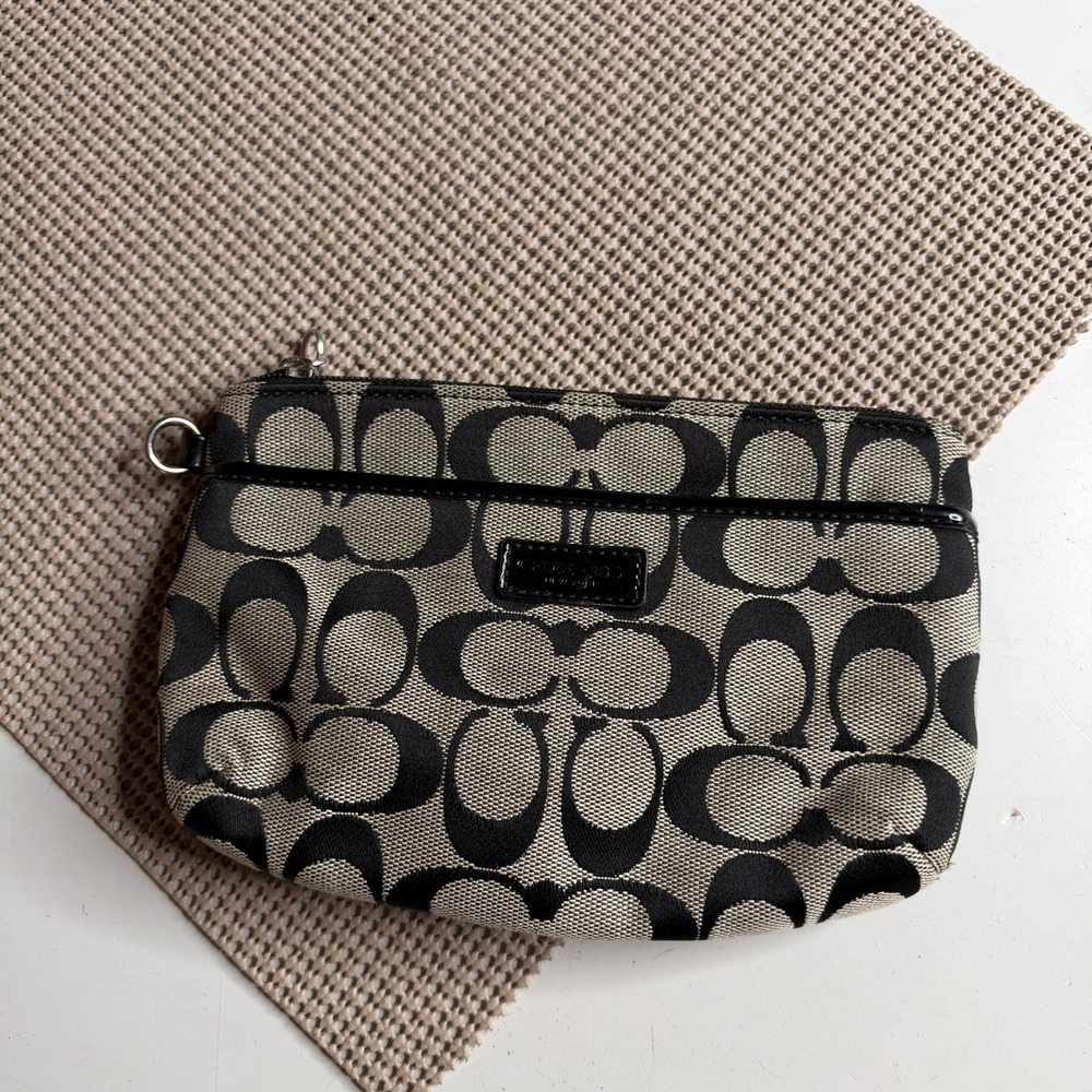 Coach Signature Jacquard Wristlet Black Gray Canvas Patent Leather Trim Pouch